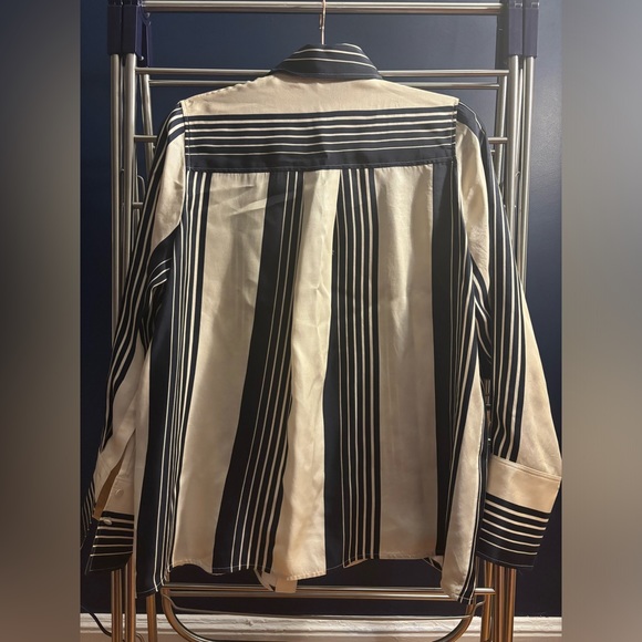 COS - Oversized Button Up (6) - Picture 2 of 6